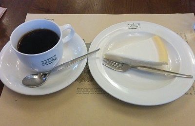チーズケーキとコーヒー