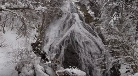 冬の湯滝