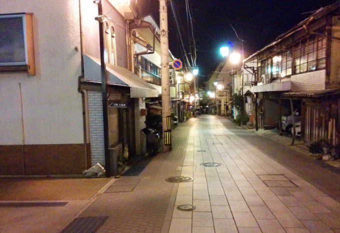 夜の渋温泉街