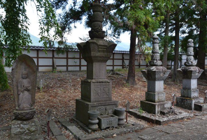真田信政の墓