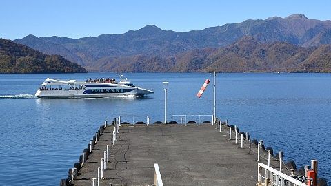 中禅寺湖の遊覧船
